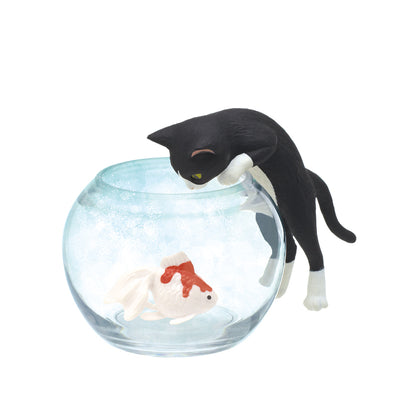 KITAN CLUB Cats with Goldfish